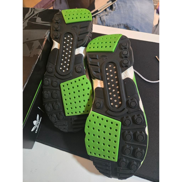 Men's Adidas x Kawasaki ZX22 Sneakers US 8.5 Silver Green Black - Picture 9 of 10